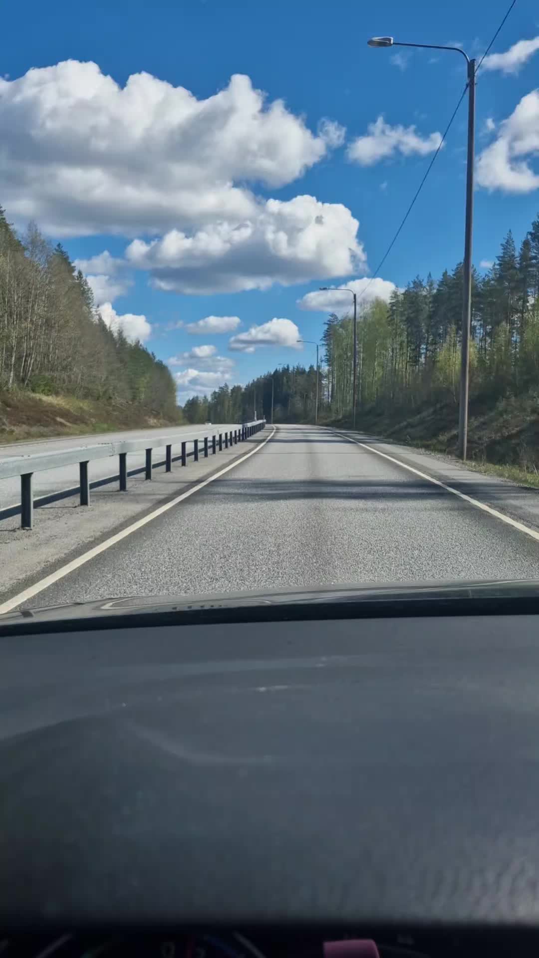 @MustaSyd&auml;n