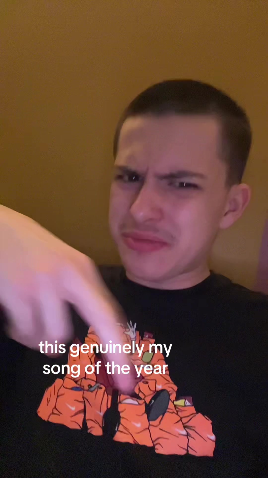 @⃟