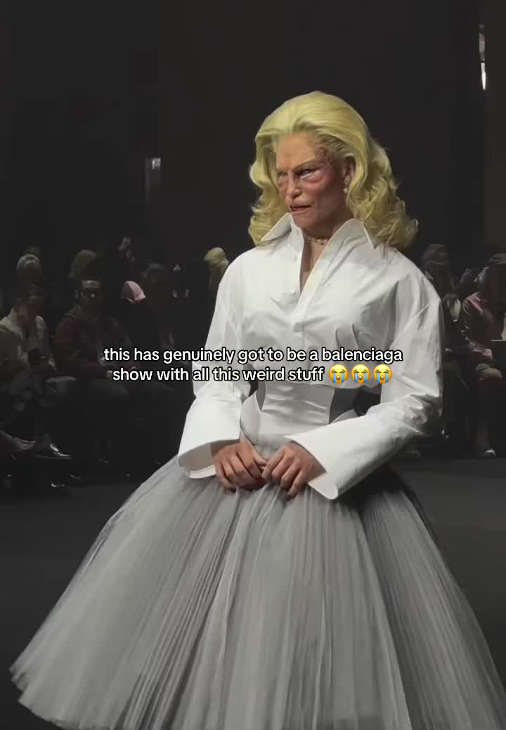 @0fftherunway