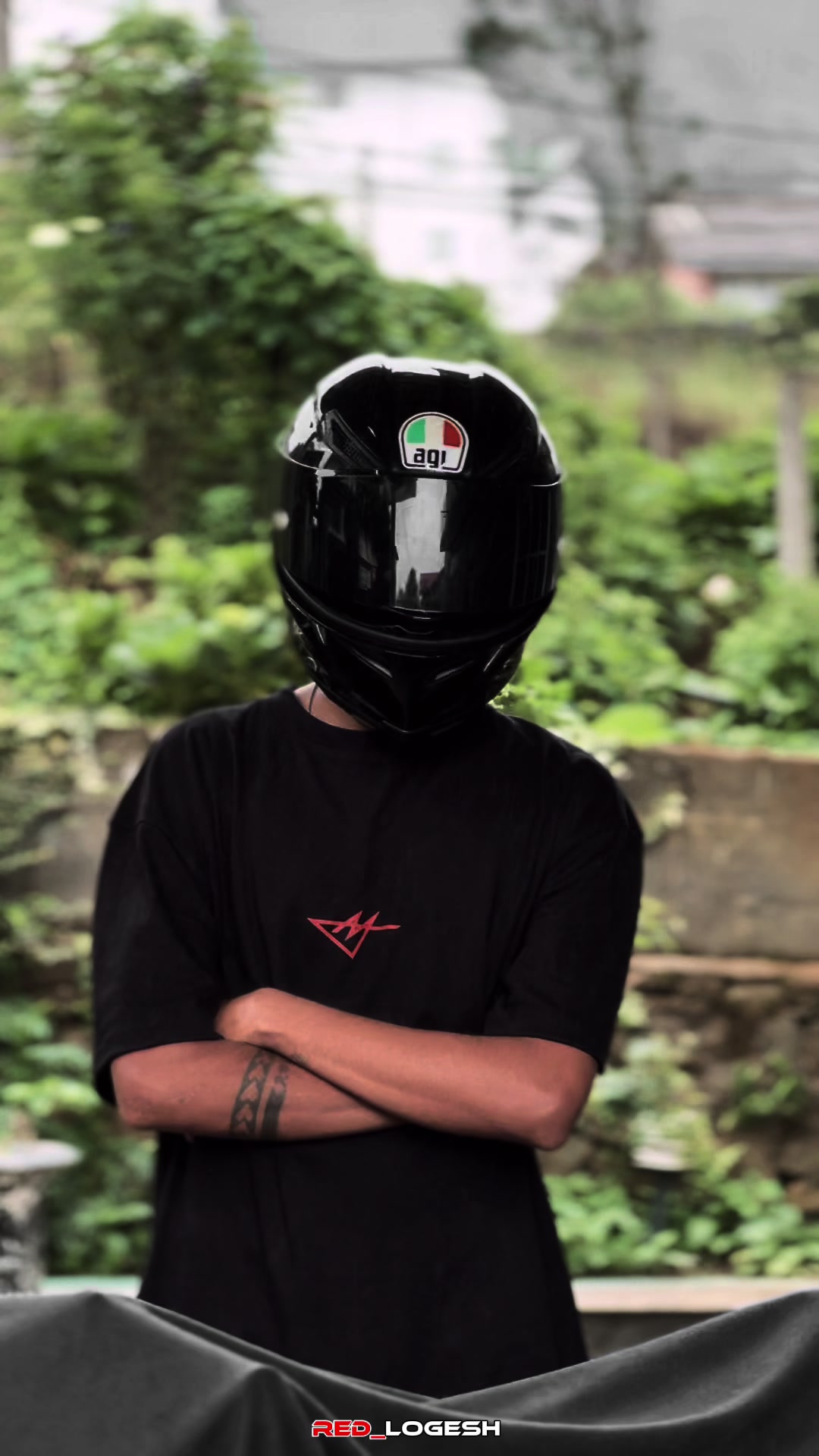 @𝗥 𝗲 𝗱 𝗹𝗼𝗴𝗲𝘀𝗵🕷️