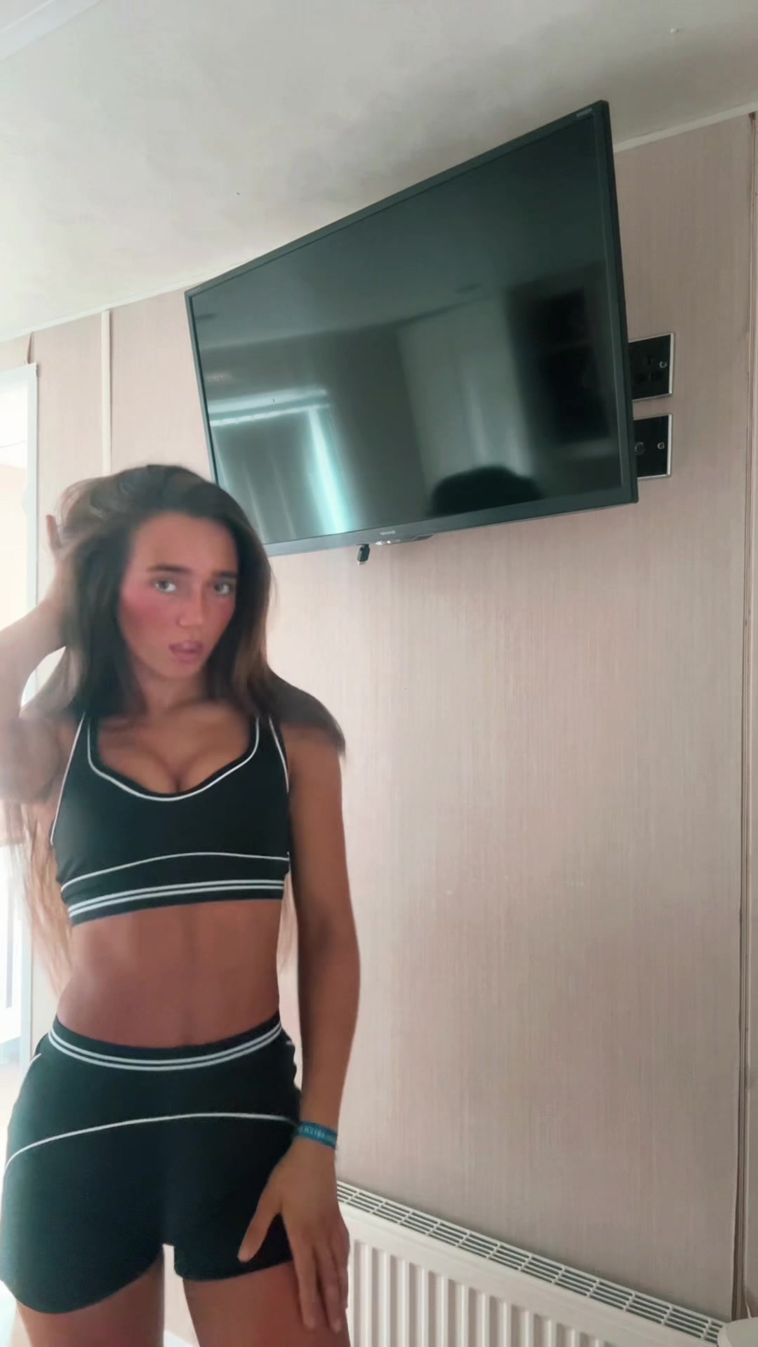 @𝐌