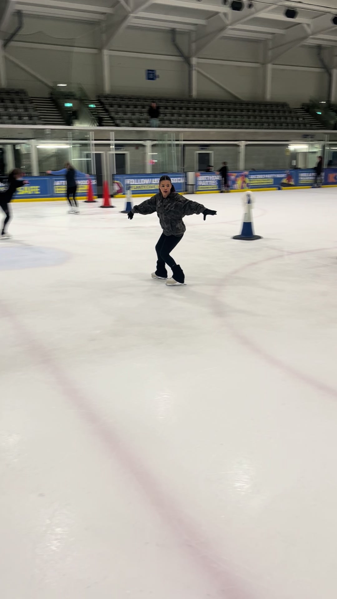 @Lucy ⛸️🤍