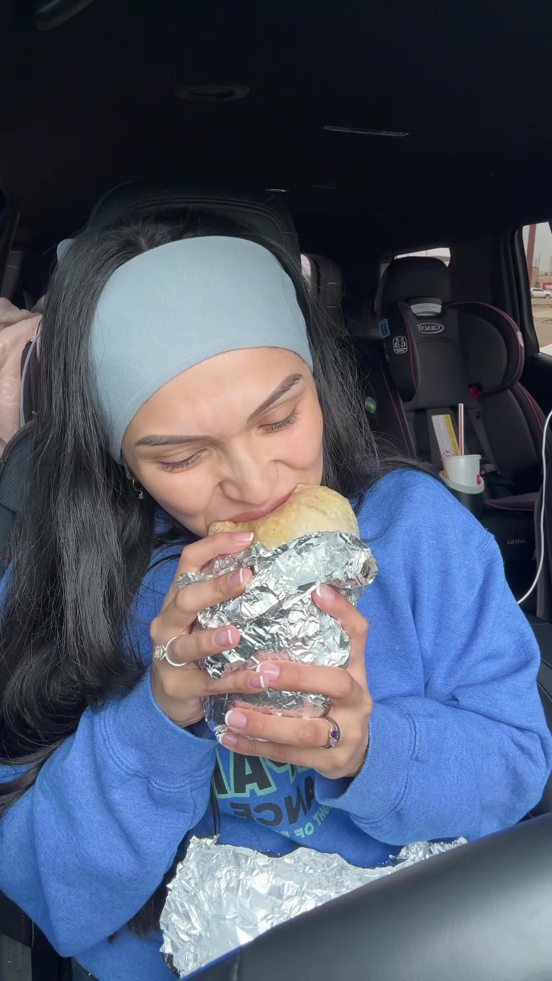 @Adamari | Mom of 2