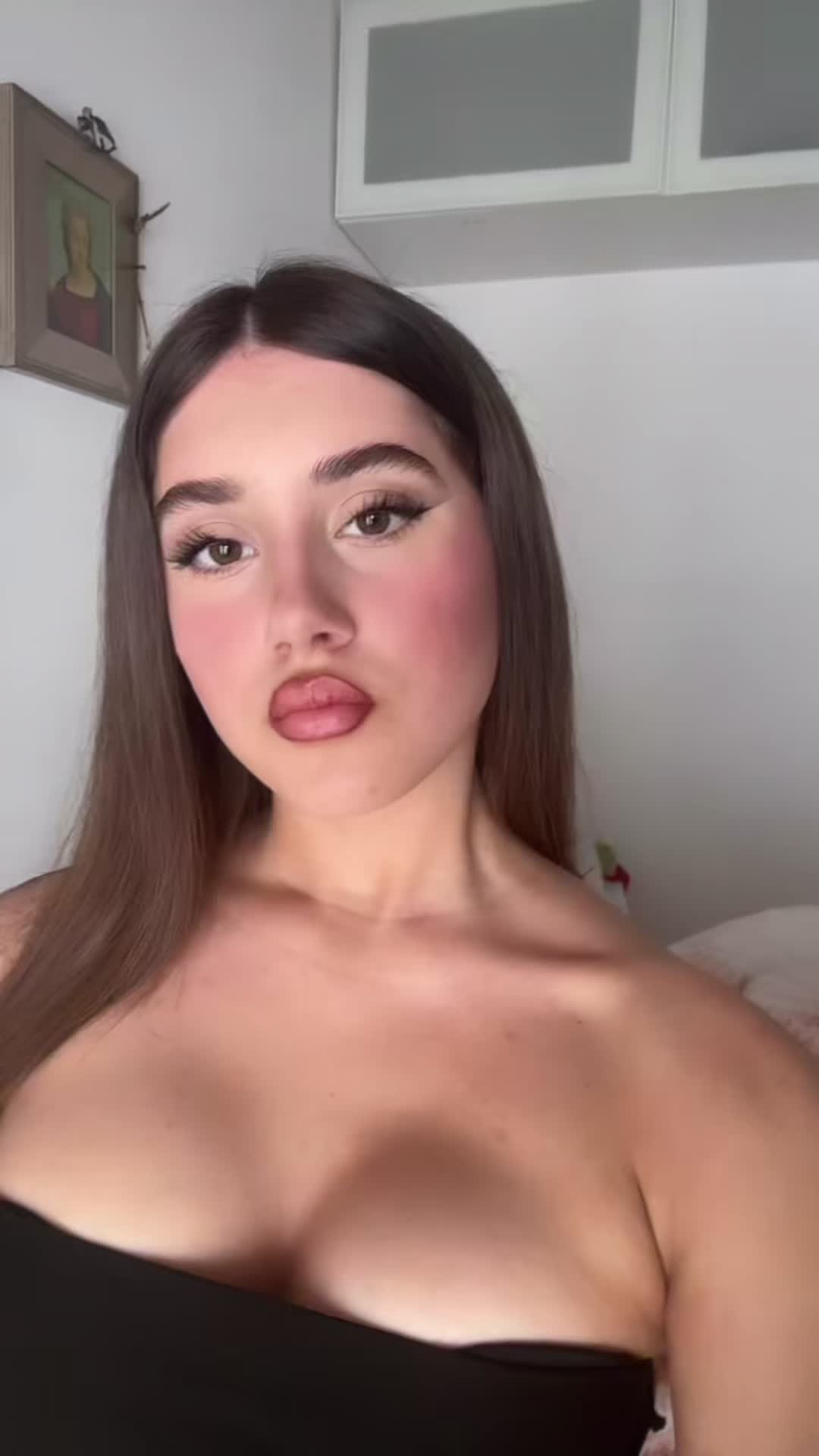 @𝐄𝐌𝐌𝐀💫