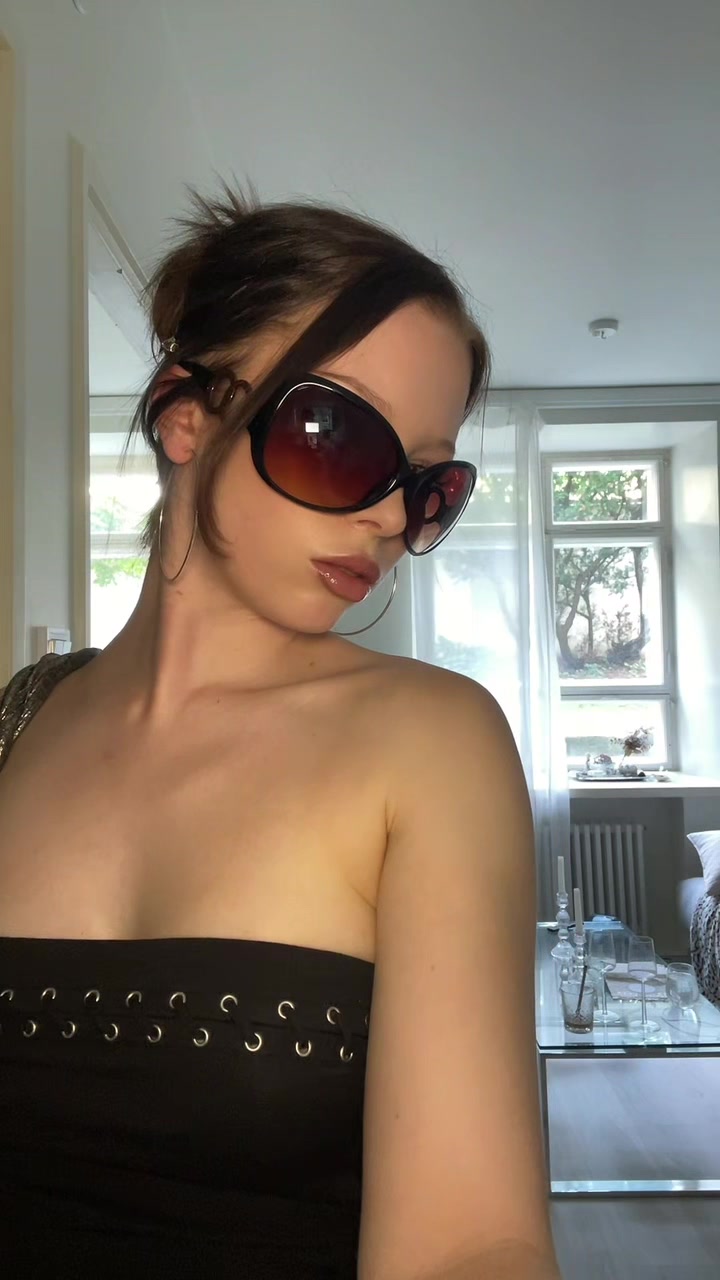 @Ella