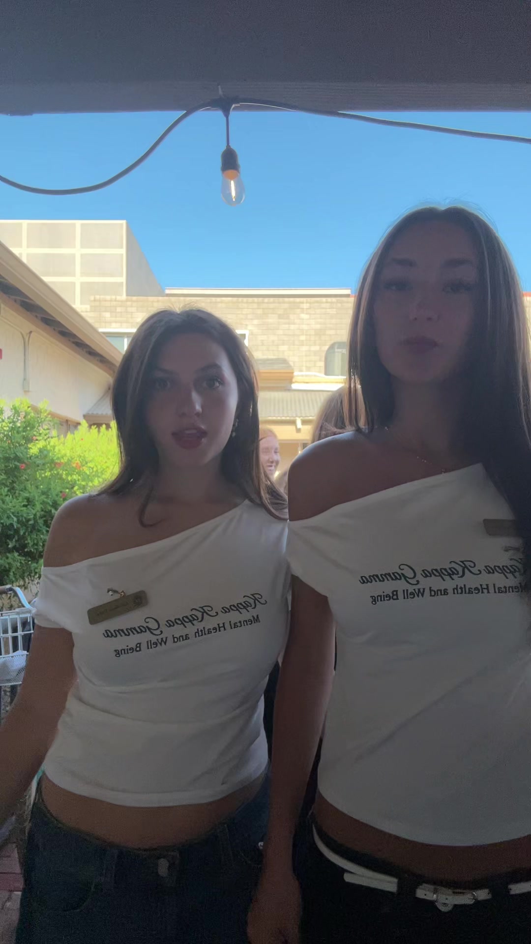 @Bella