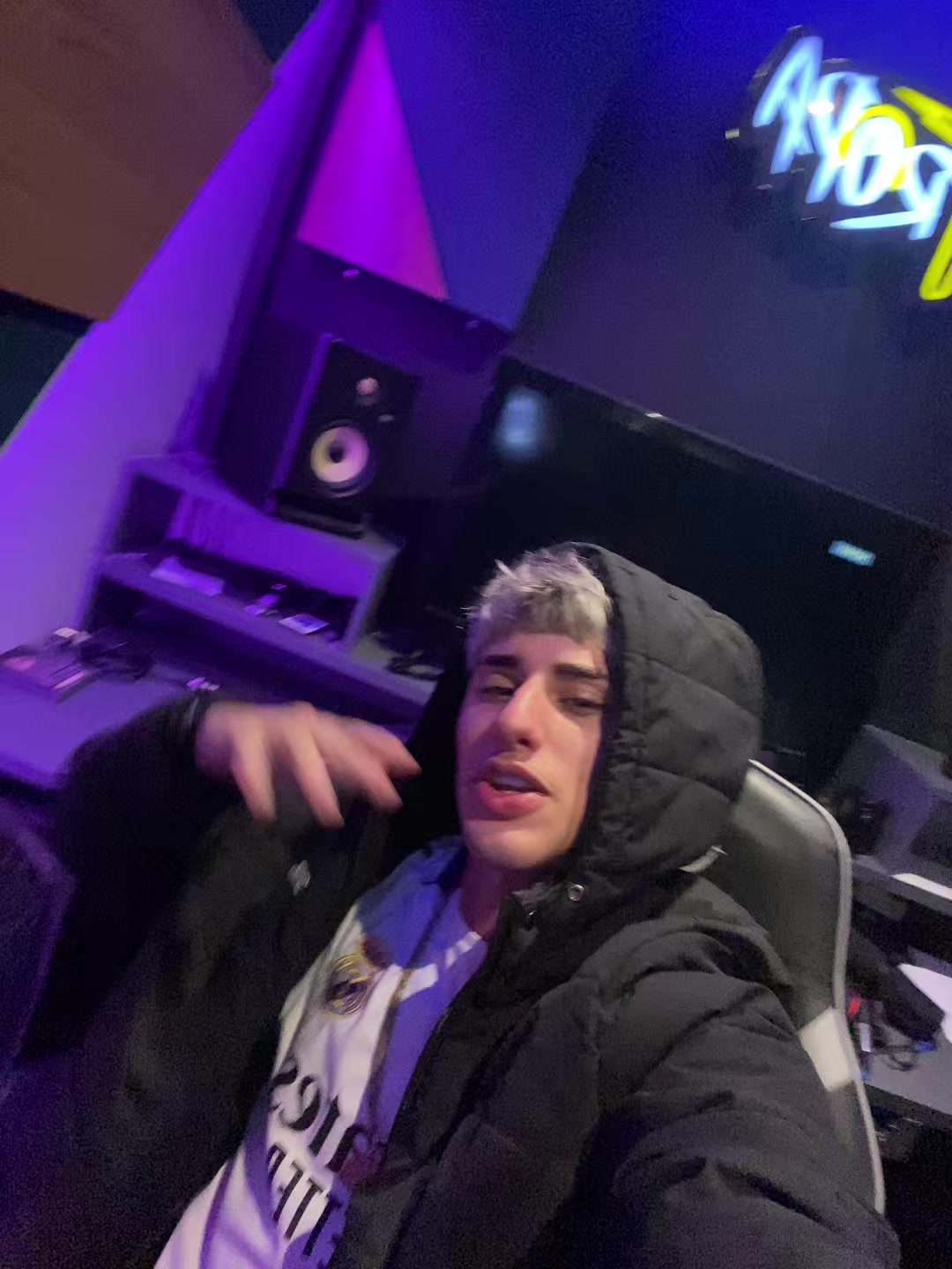 @𝐊𝐚𝐳𝐢𝐧🤴🏻