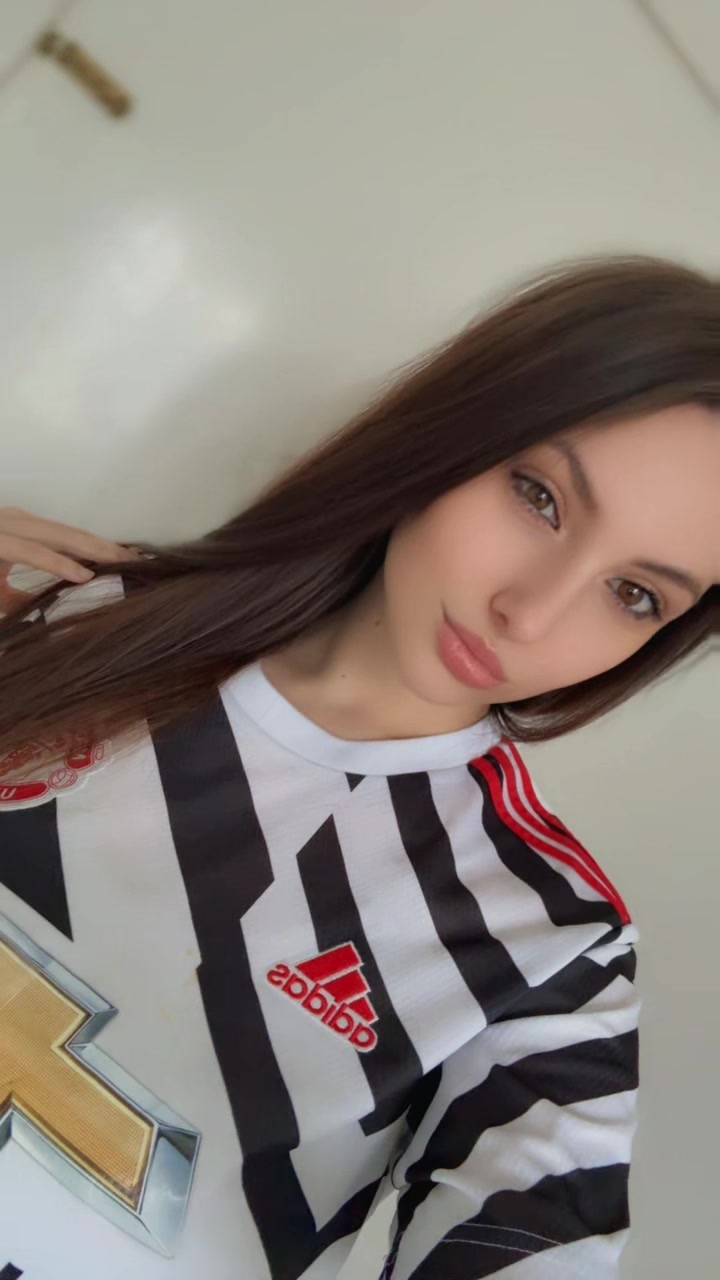 @Cazza 🏴🖤
