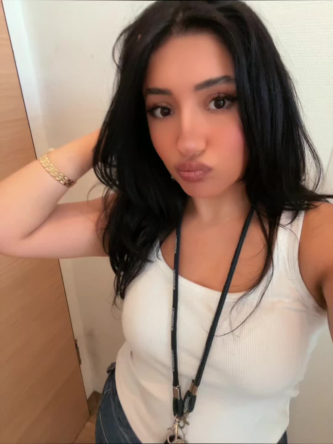 @vivian ♌︎