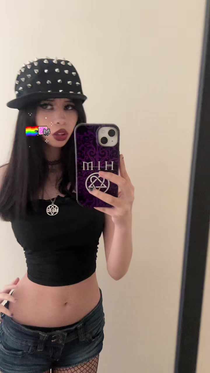@𝔇𝔞𝔫𝔦𝔢𝔩𝔩𝔞 🧛🏻&zwj;♀️🦇