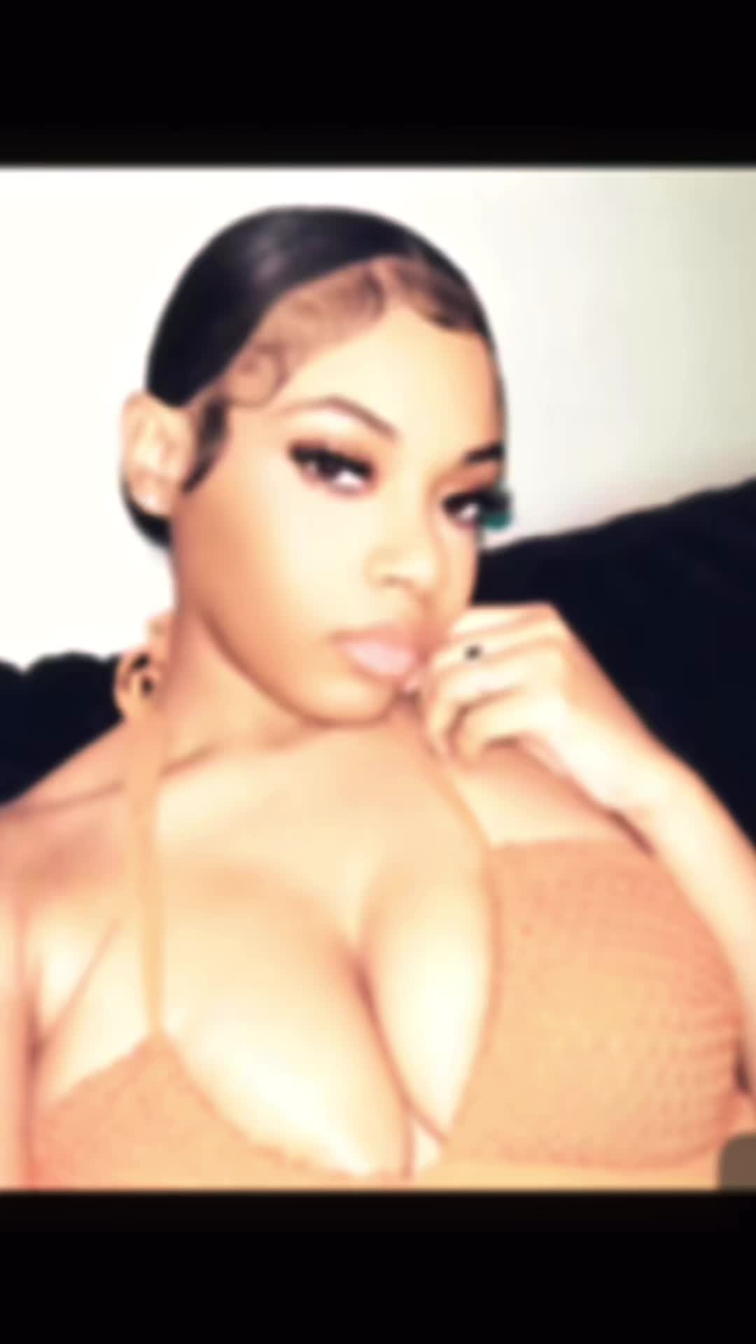 @yourgirlkaylakay