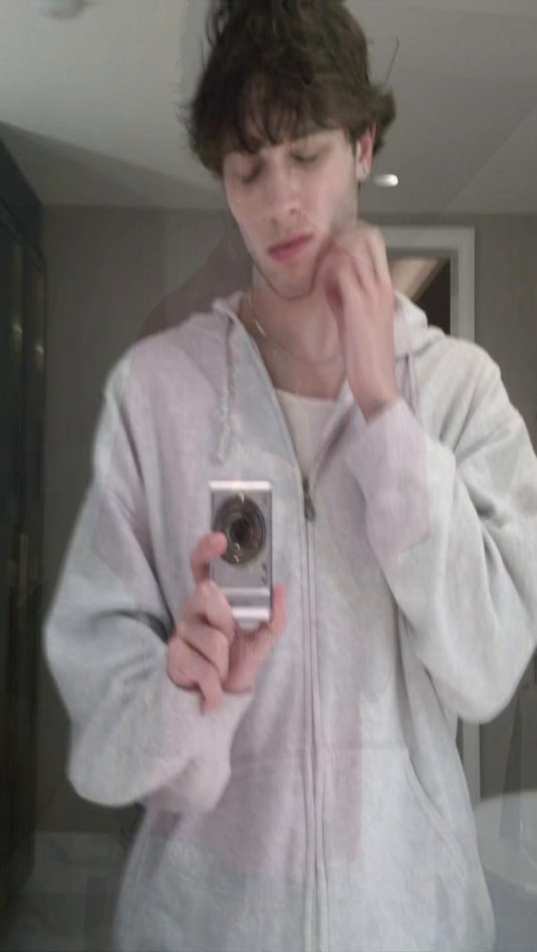 @???