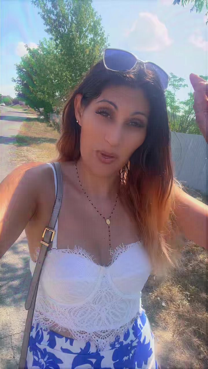 @💞💞Laura brunețica👑 👑