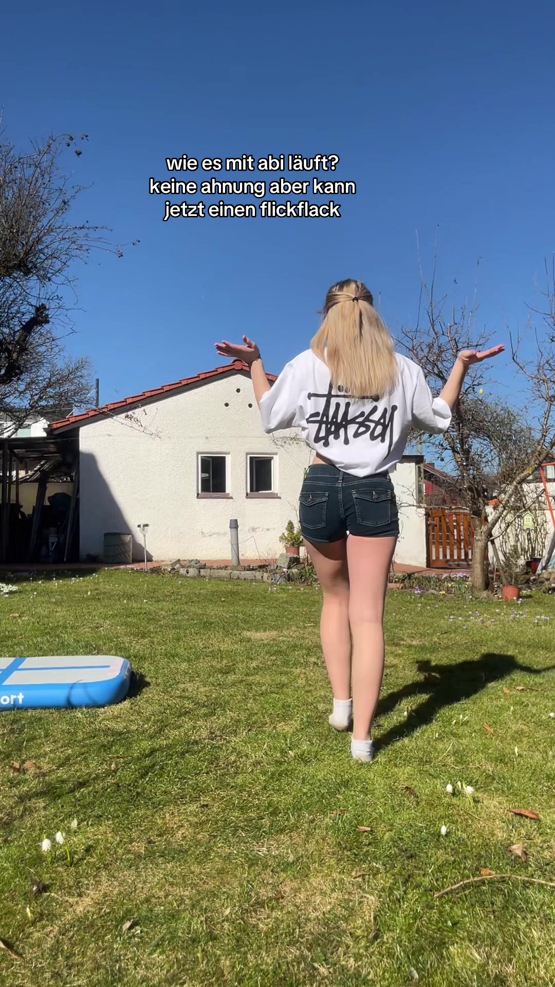 @Lara