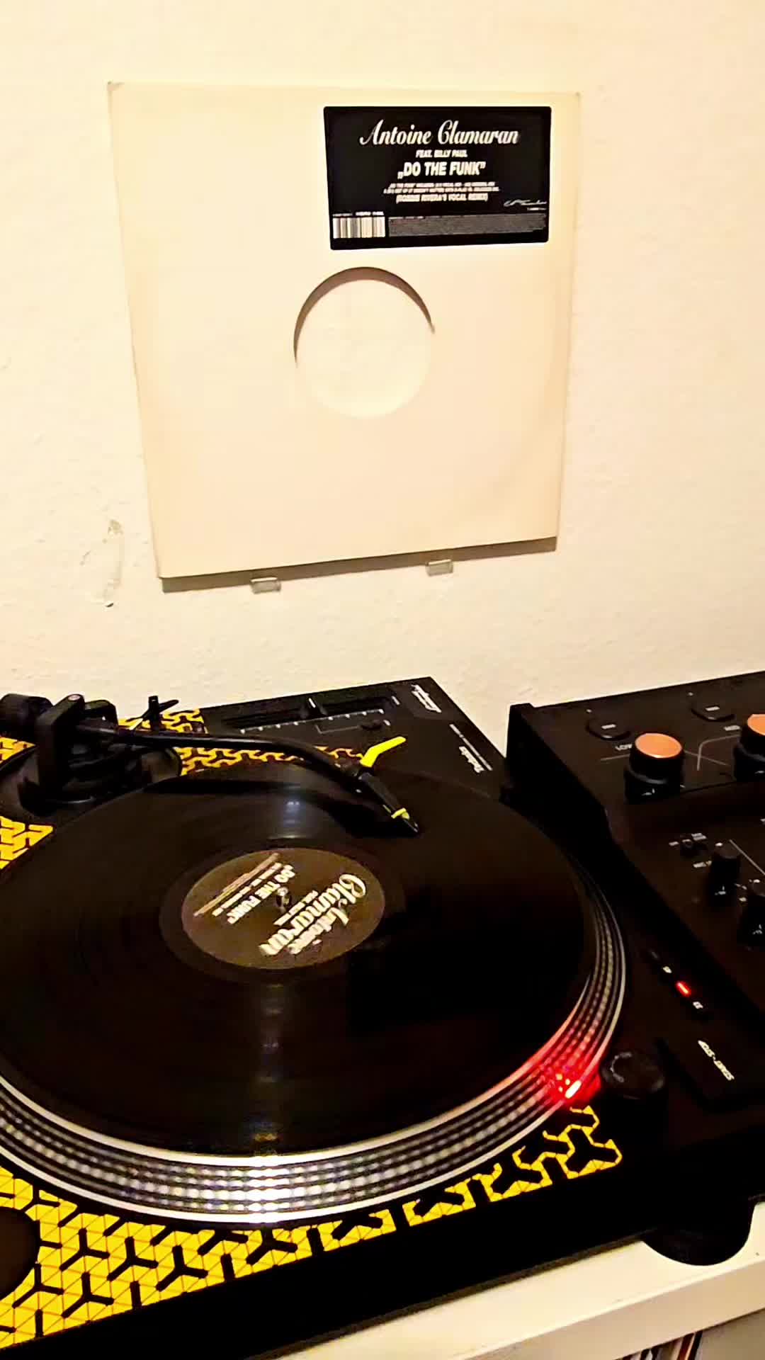 @vinyl-lover