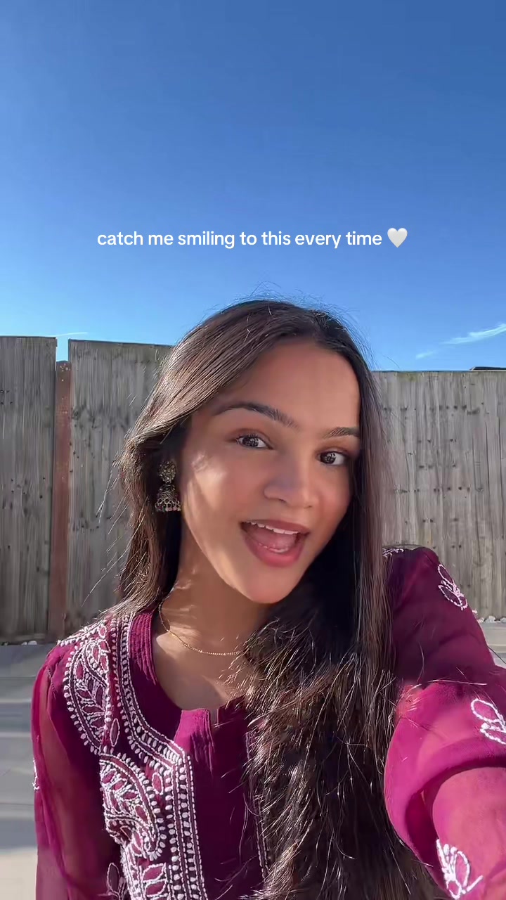 @Simran🤍