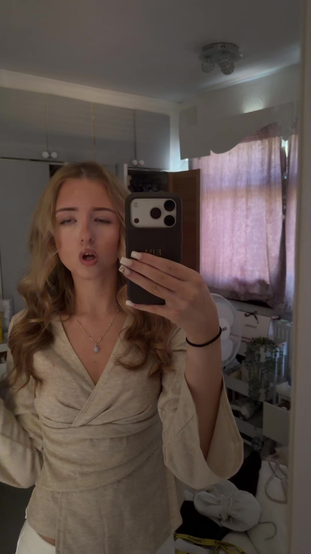 @𝓔𝒷𝑜𝓃𝓎•𝓙
