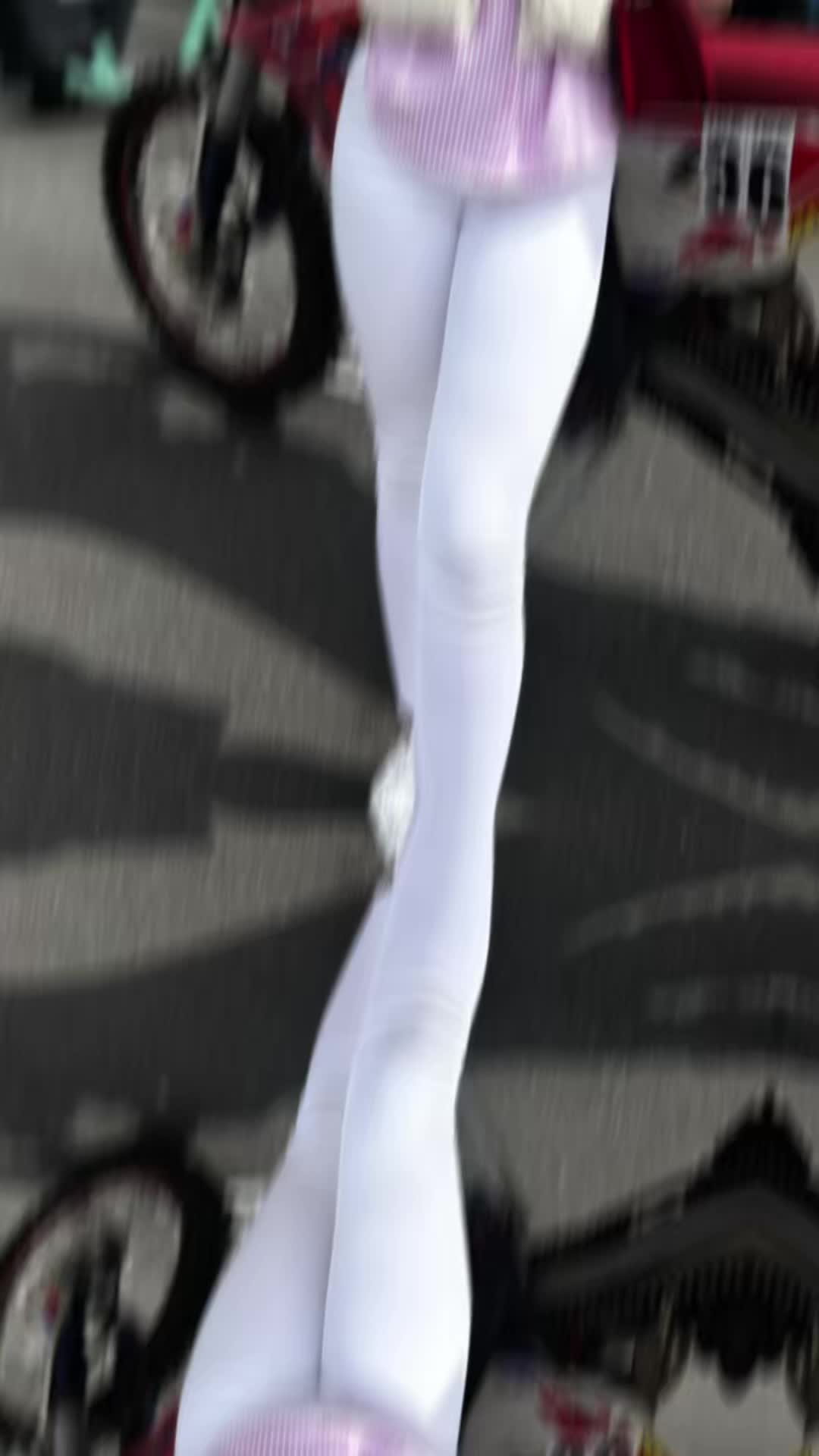 @🥹