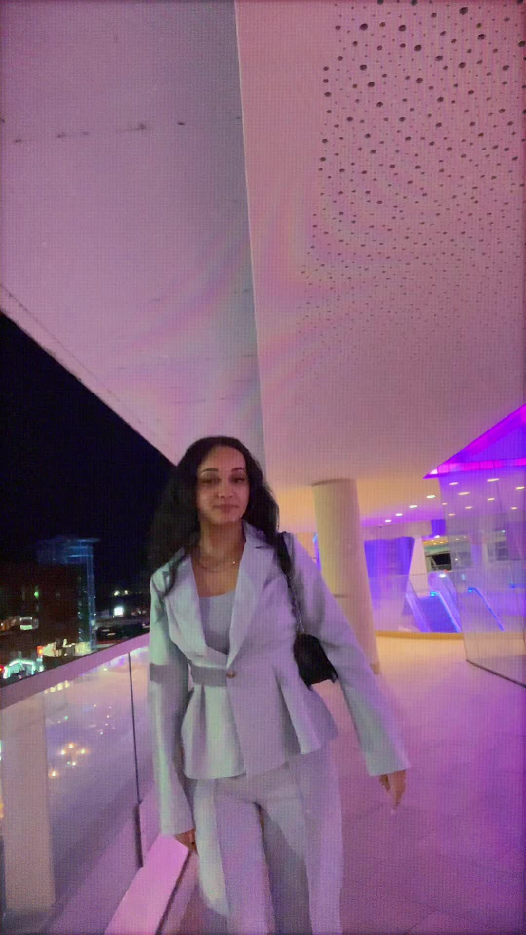 @Larisa💘