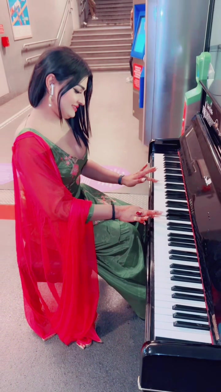 @Zara Malik🦋
