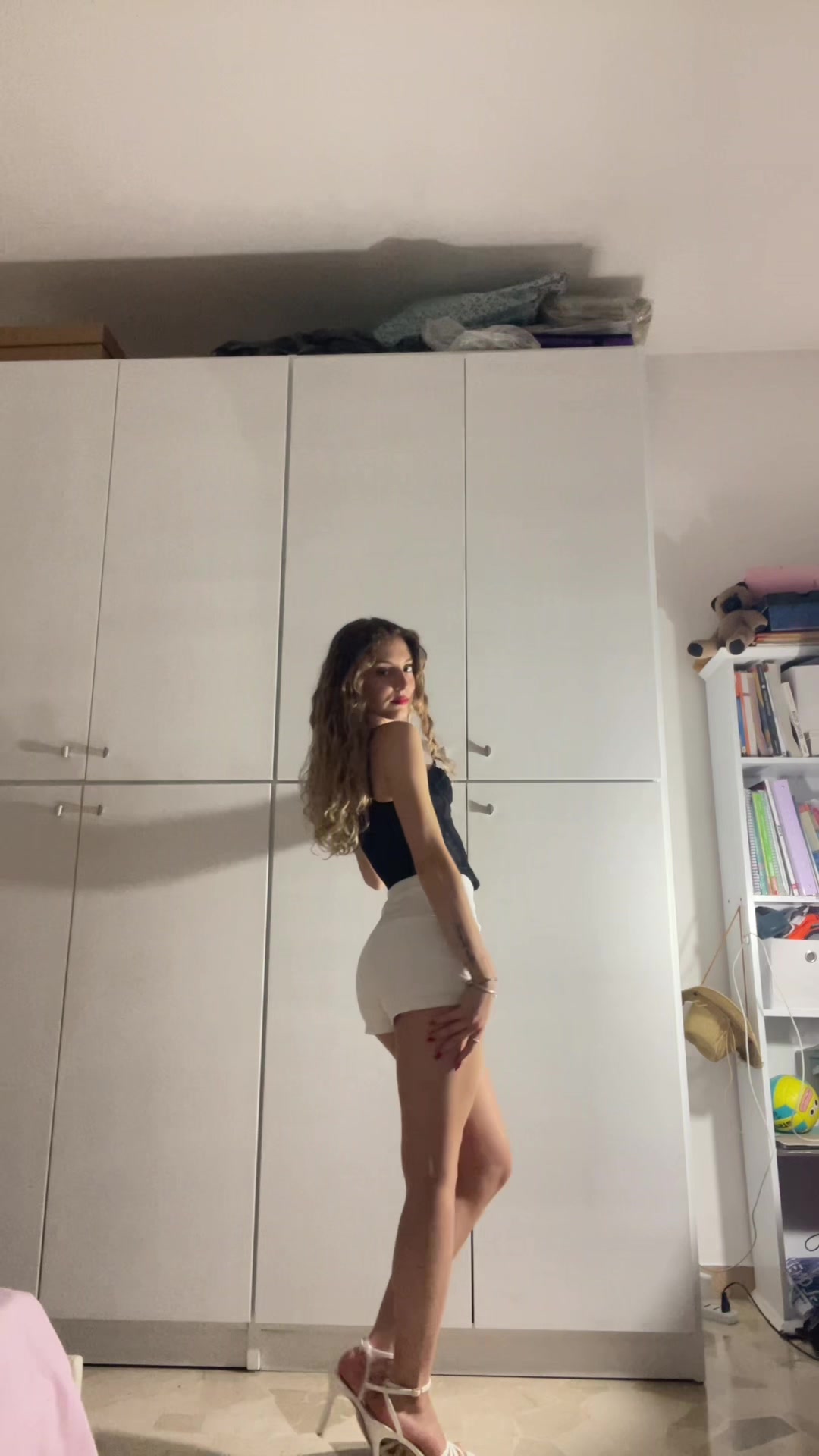 @Lara