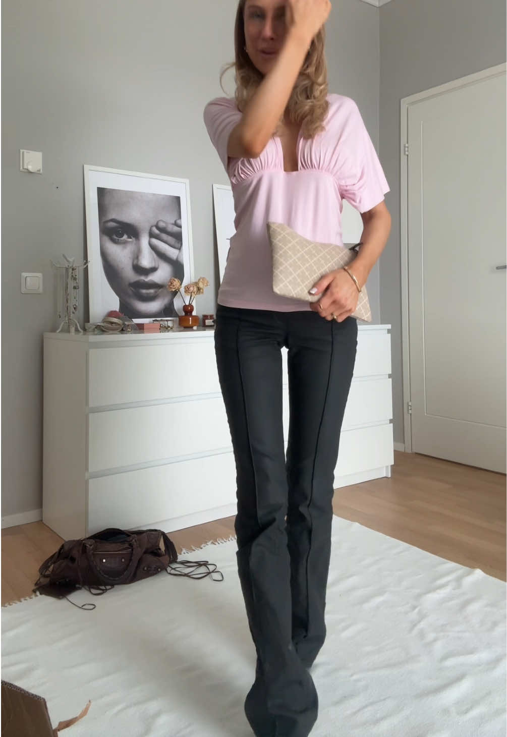 @𝐞𝐥𝐥𝐚