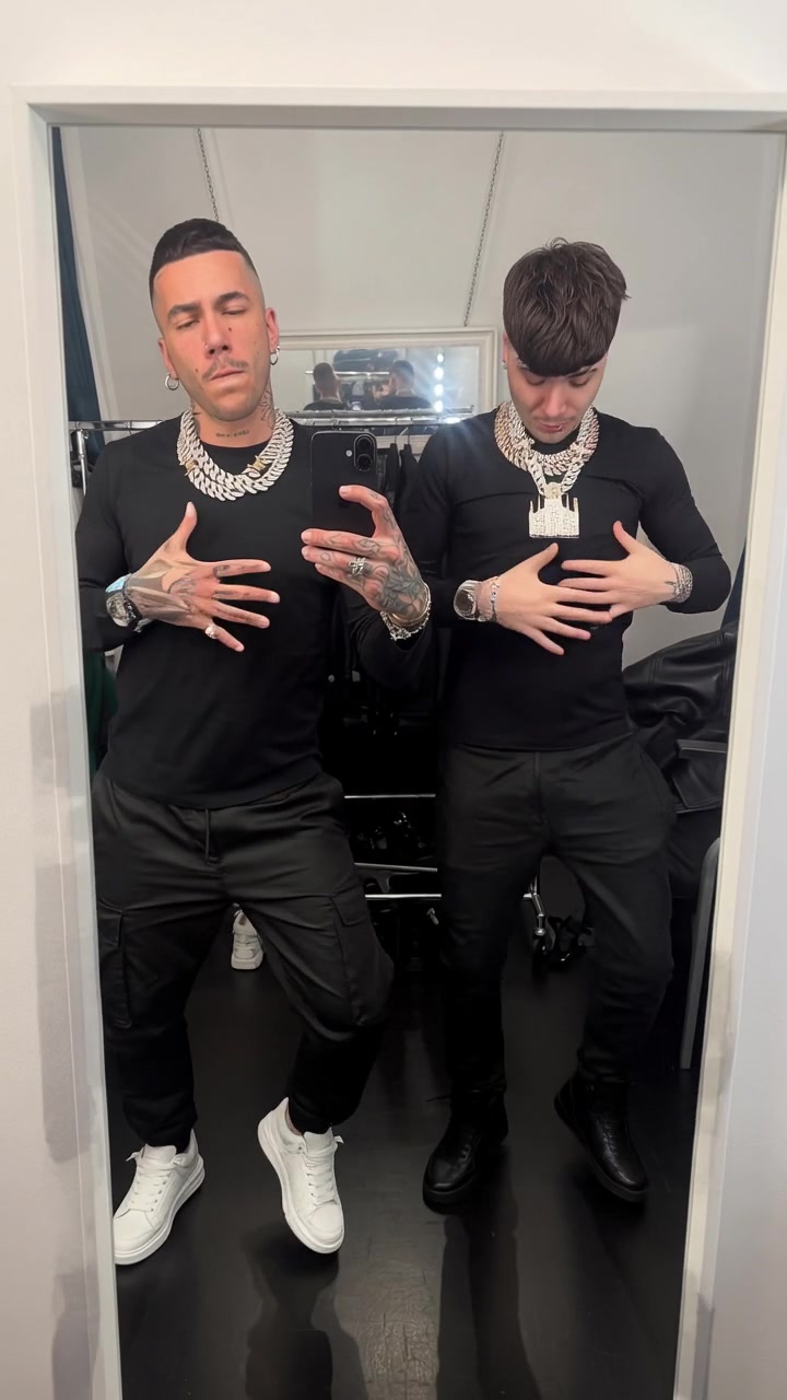 @🕺