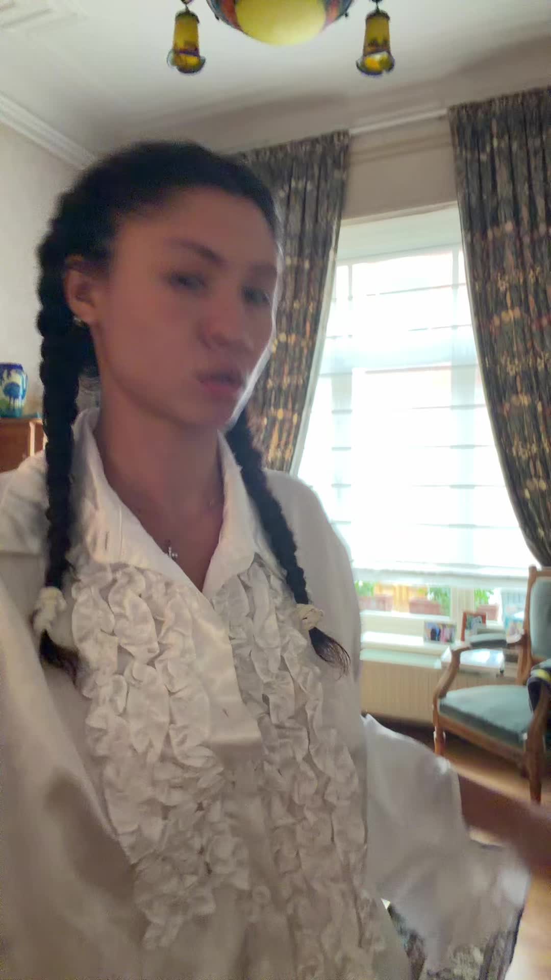 @versinimarie