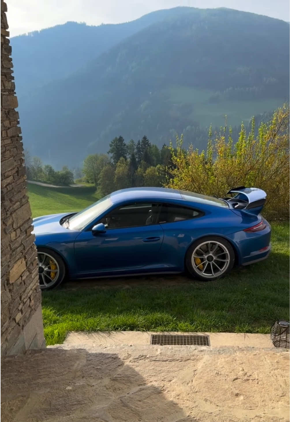 @Porsche