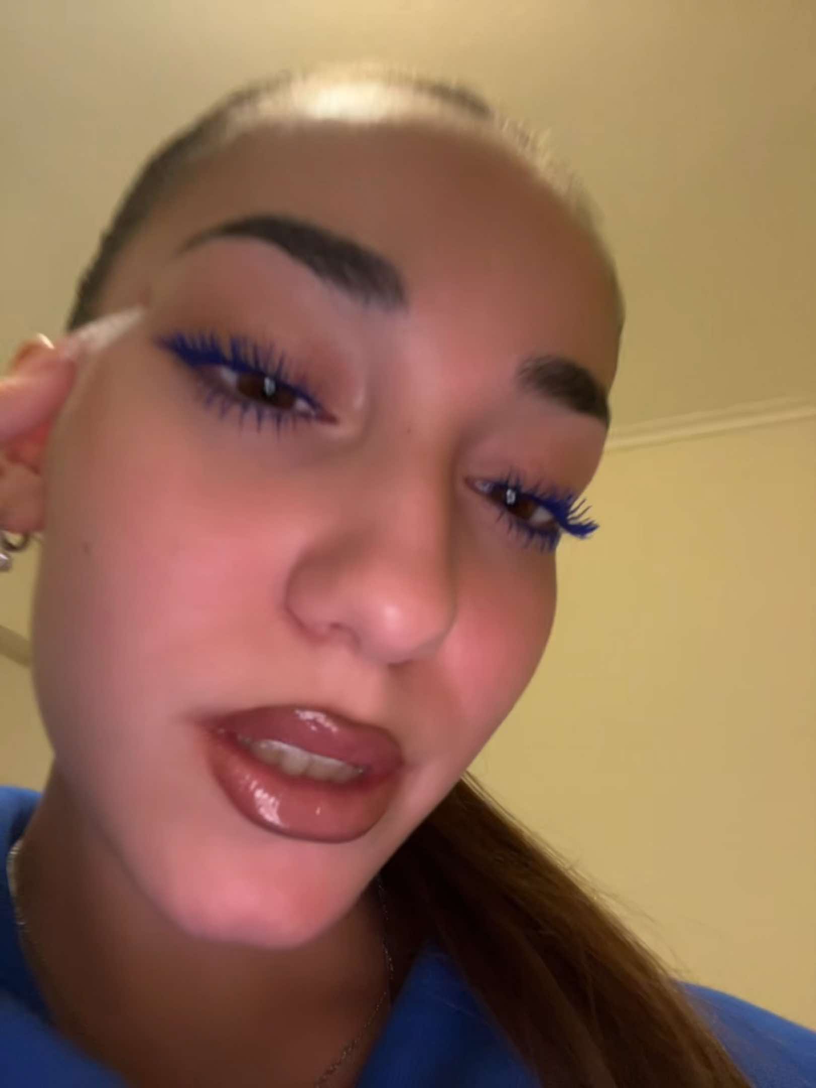 @Angiee