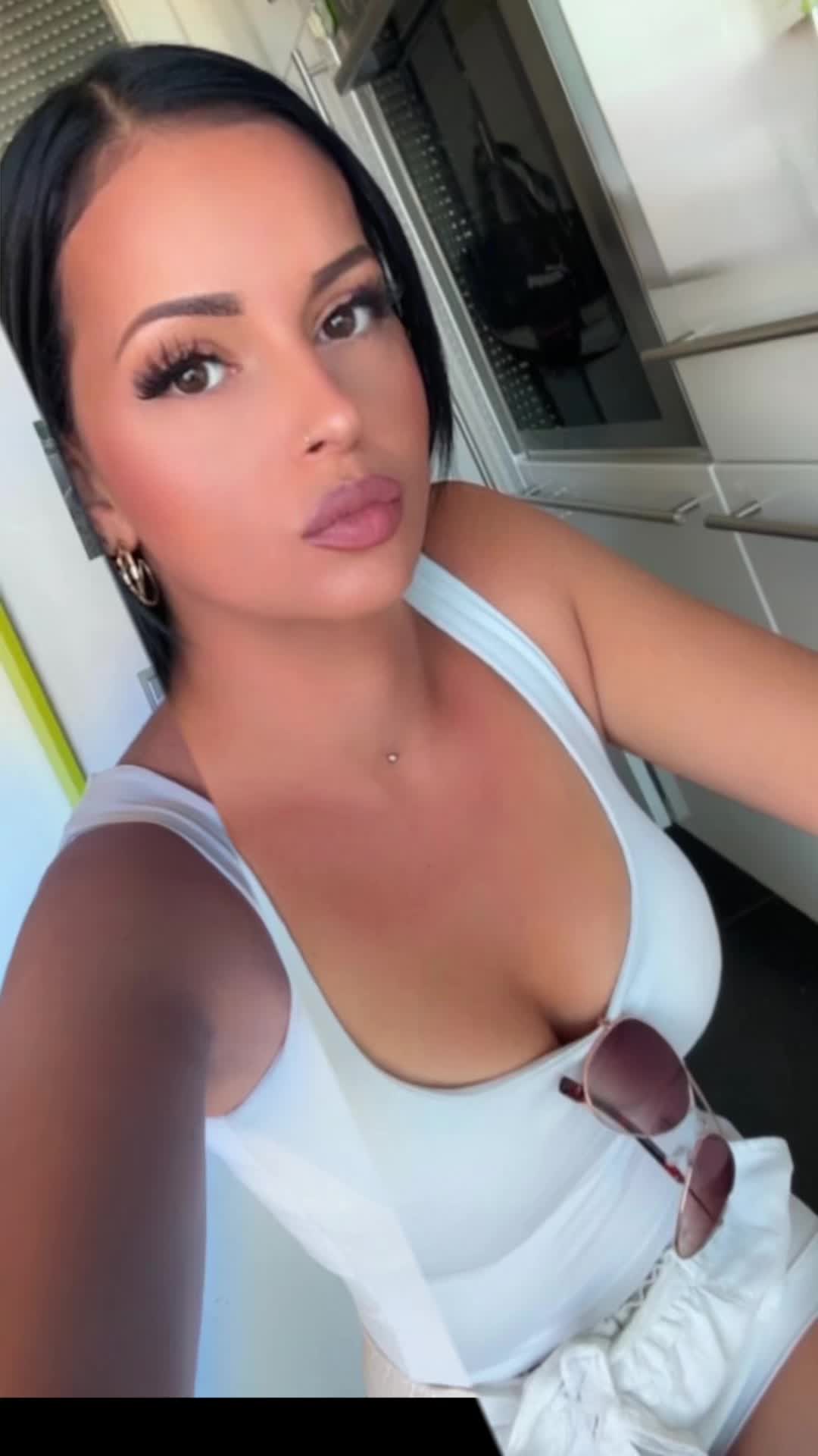 @Sabrina