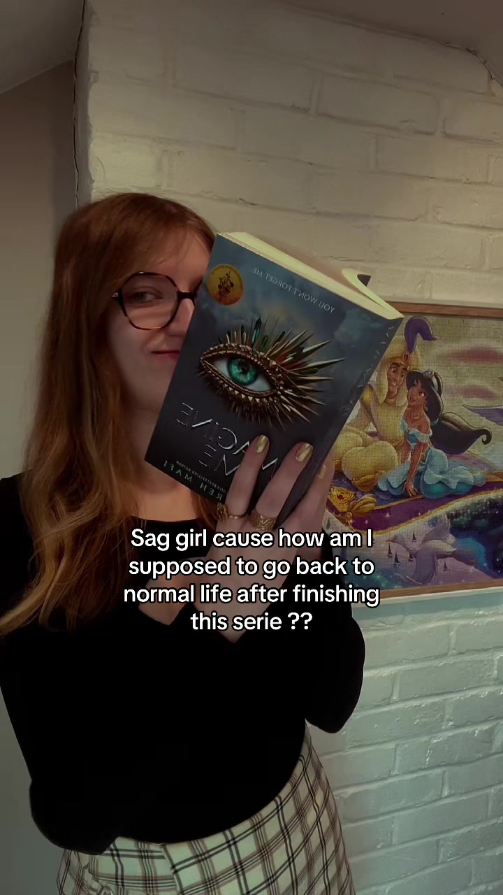 @chloebookaddict