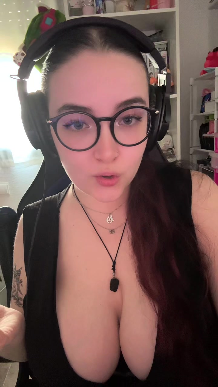 @🦋🐱
