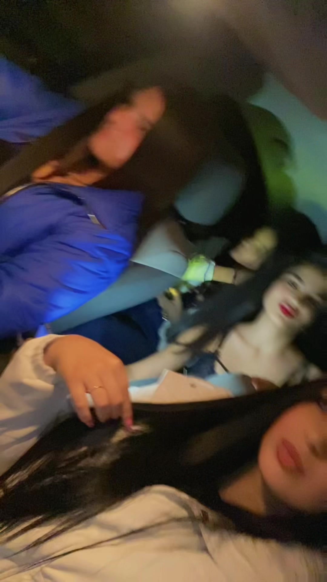 @Elena Kitti