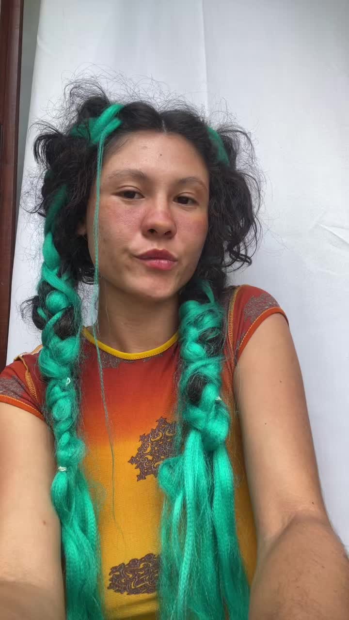 @versinimarie