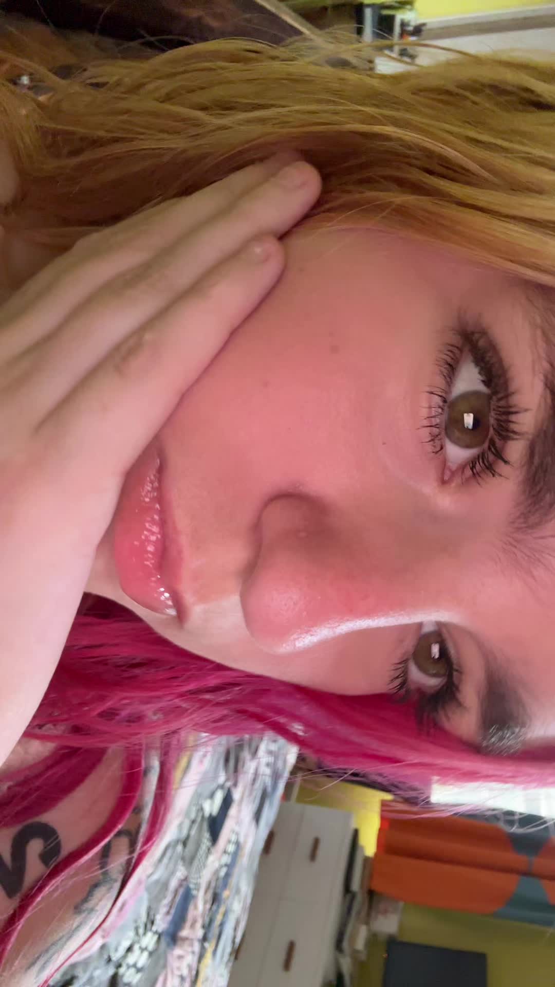 @𝚜𝚞𝚎💋