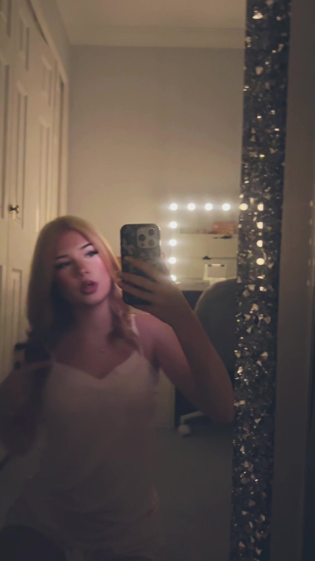 @𝒻𝓇𝑒𝓎🦢