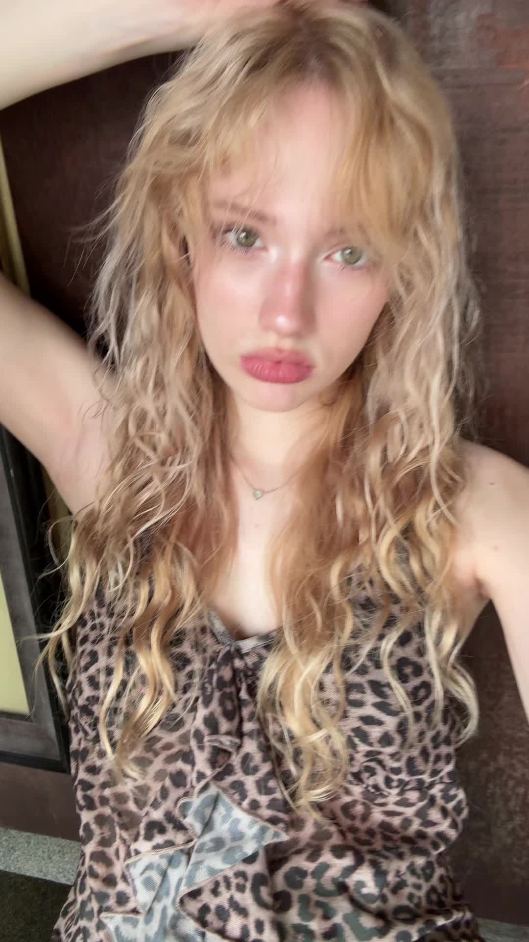 @MarisaLeona_
