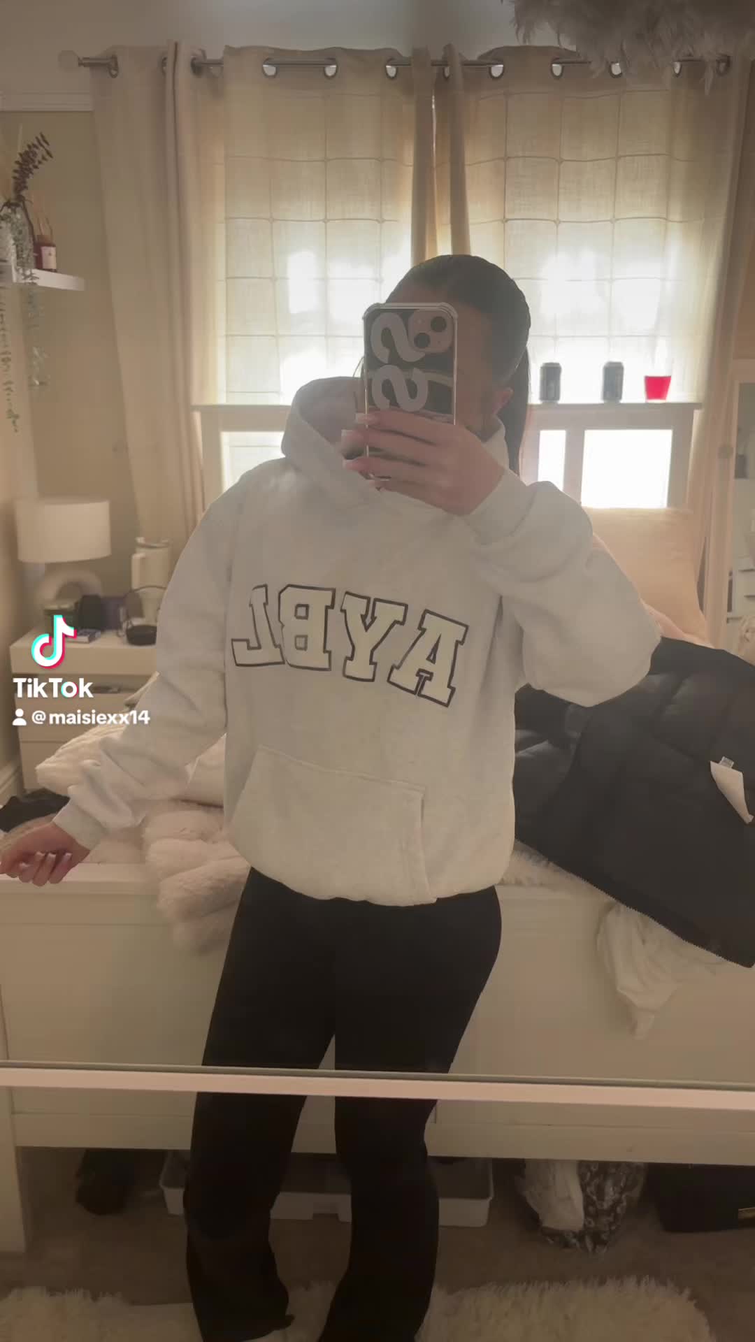 @maisie🪼