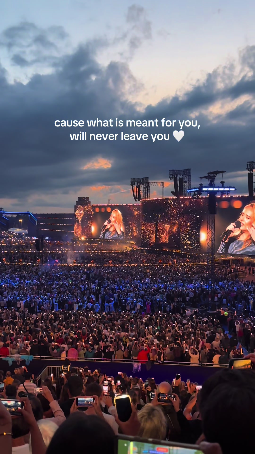 @𝐒𝐀𝐑𝐀𝐇 𝐒𝐎𝐏𝐇𝐈𝐄 🦋