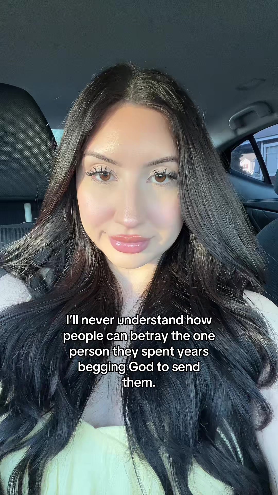 @ivettellanoss