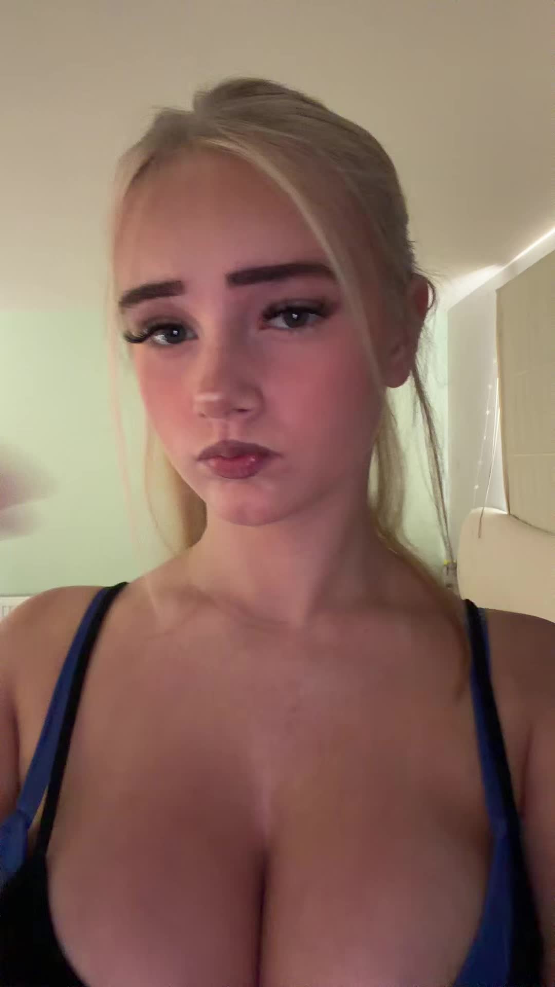 @annie ⭒˚.⋆