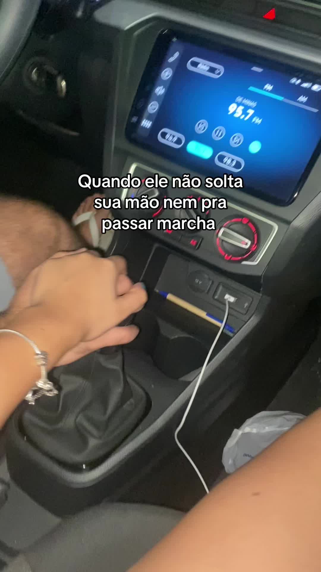 @Aninhacastr