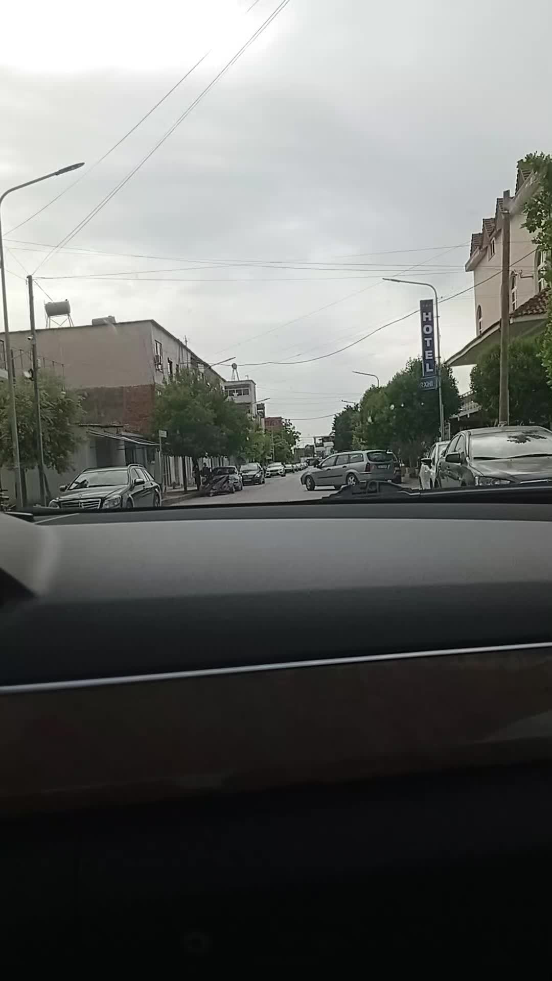 @Mandi🇦🇱🦁