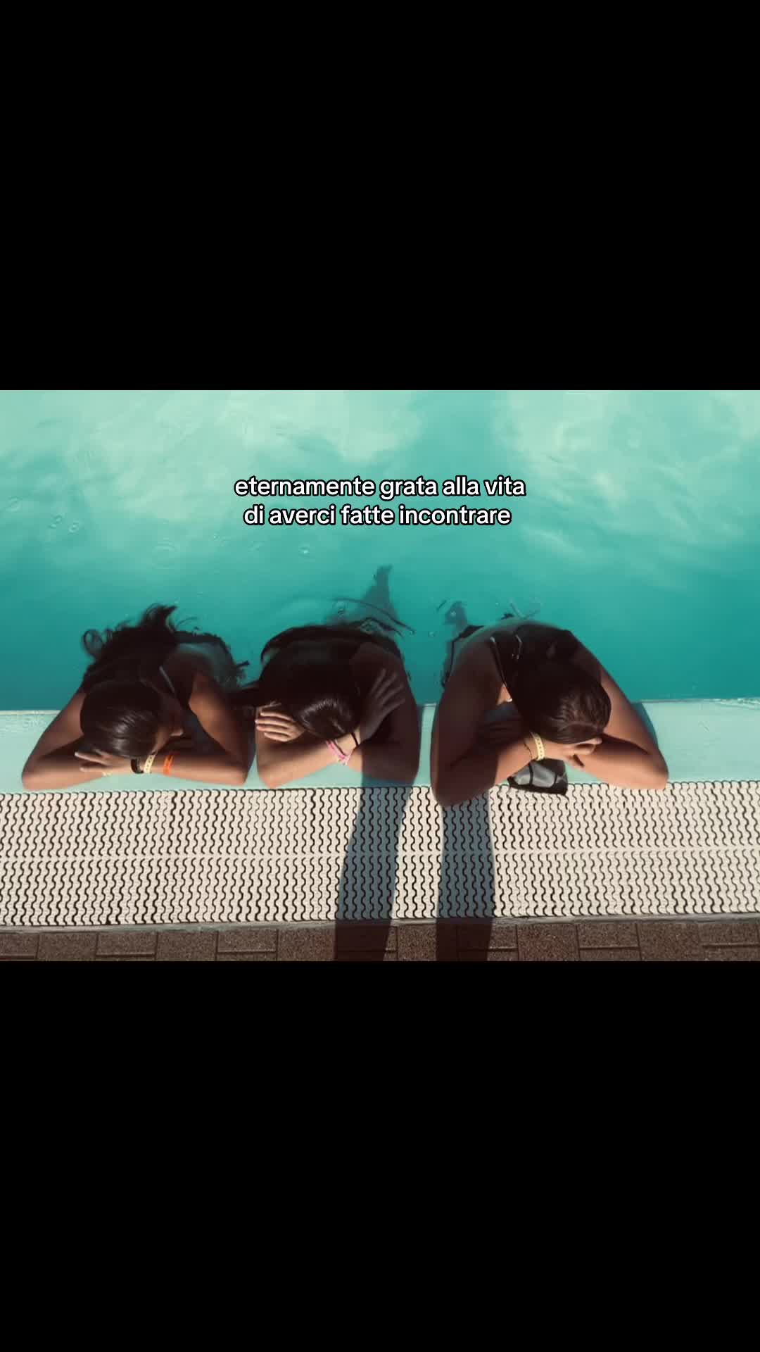 @👩🏼👩🏻