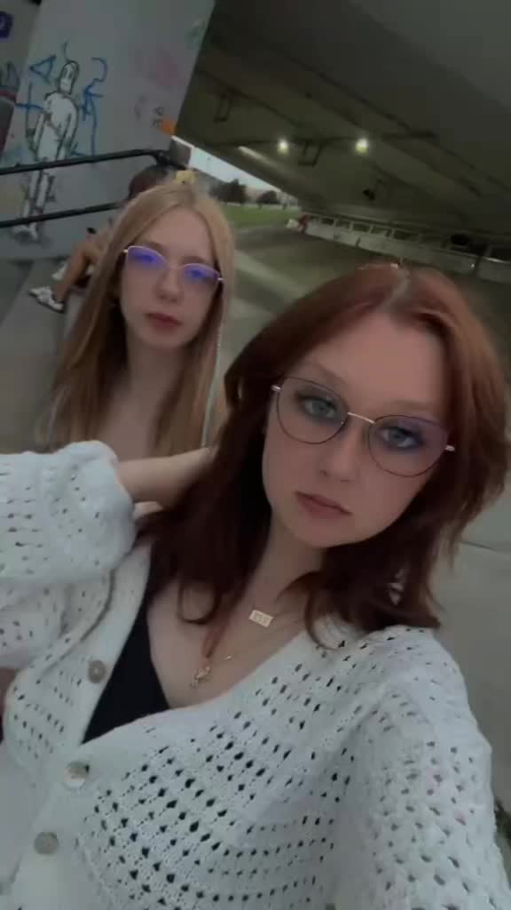 @_Carla_