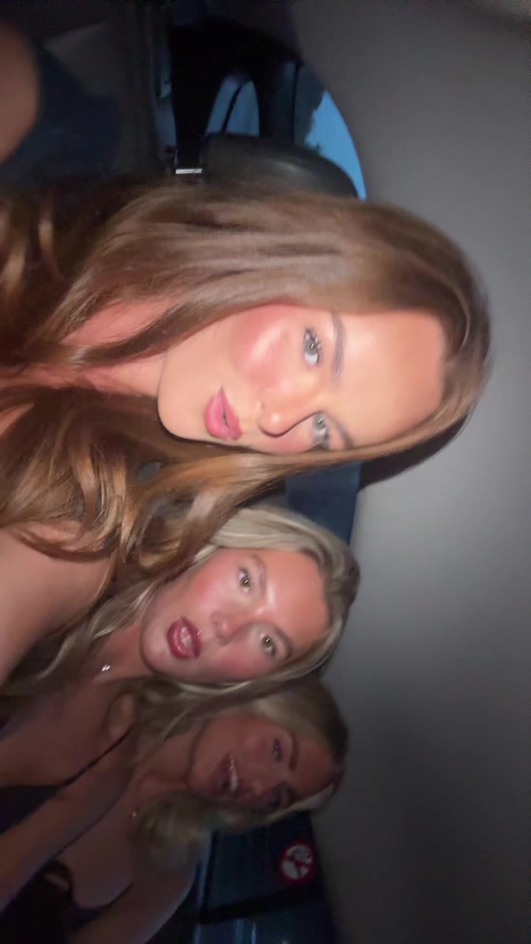 @𝒊𝒔𝒂𝒃𝒆𝒍 🐚☁️🍸🤍