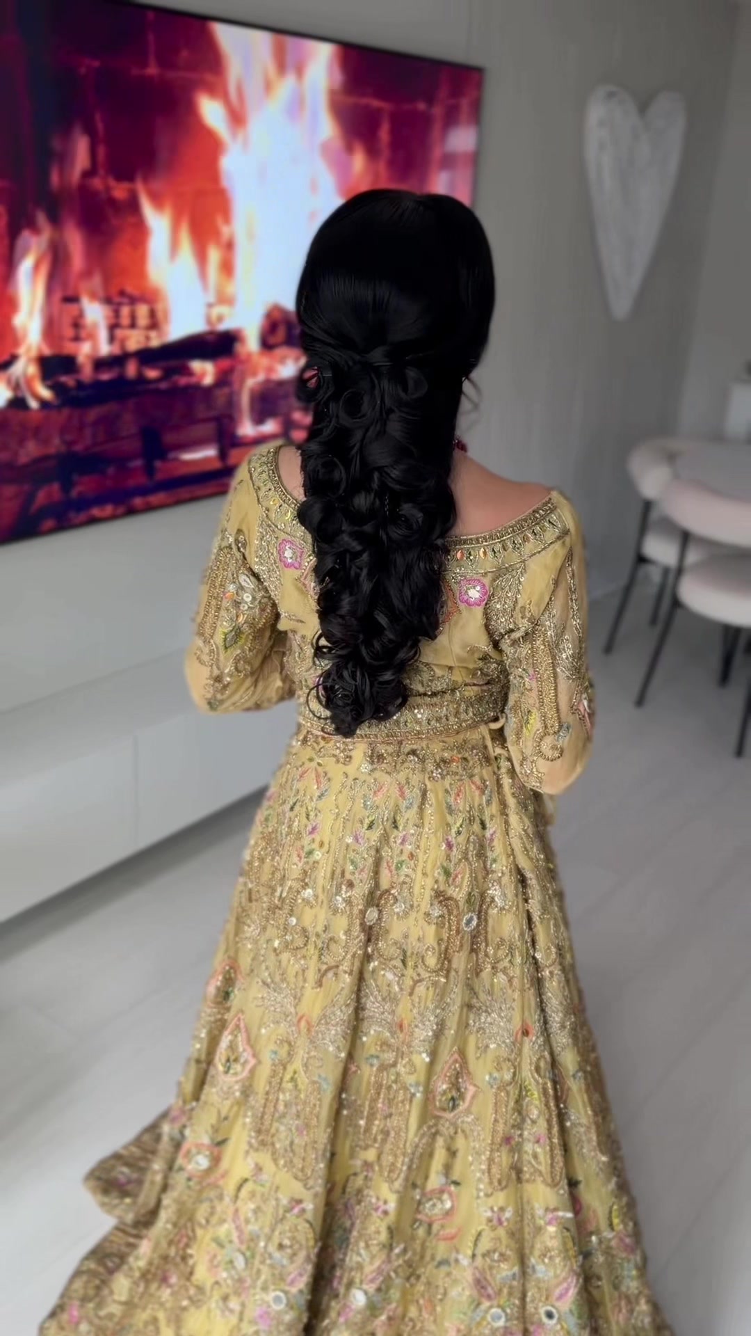 @HairBy.Eesha