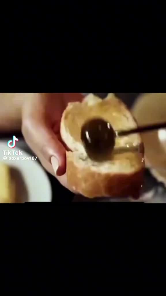 @𝓐𝓷𝓪🪽