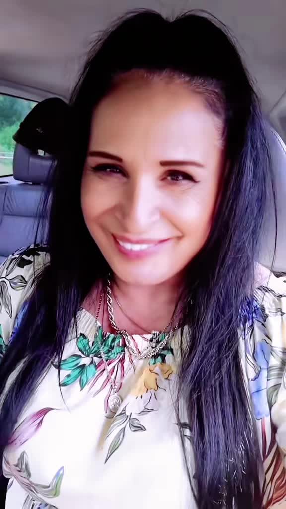 @Éva Daróczi487